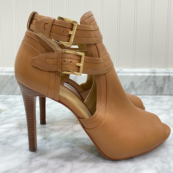 Michael Kors Blaze Tan Leather peep toe with Buckle Detail size 9 sexy edgy - Picture 9 of 9